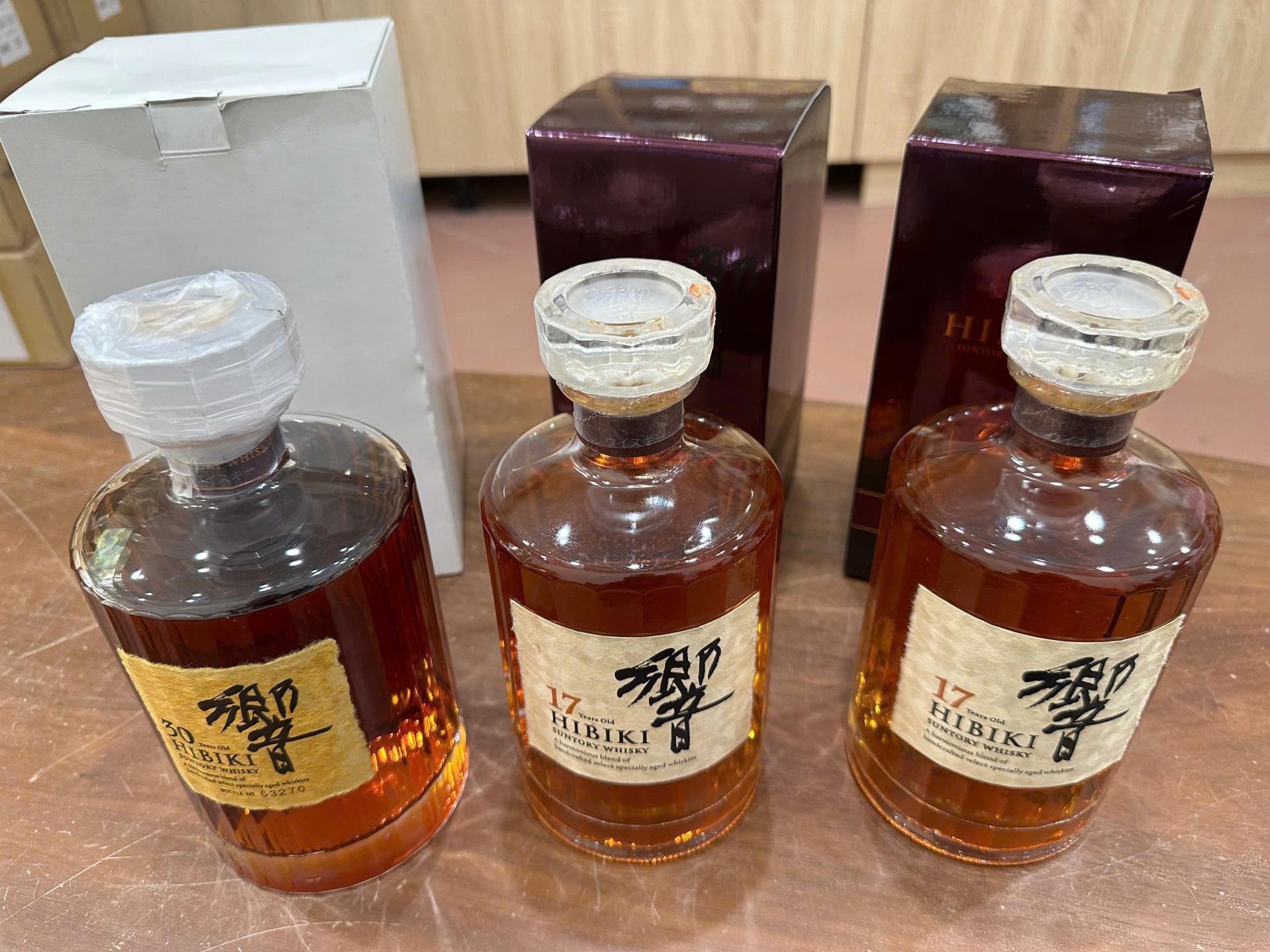 Thu Mua Rượu Hibiki Tận Nơi - Giá Cao, Thanh Toán Ngay